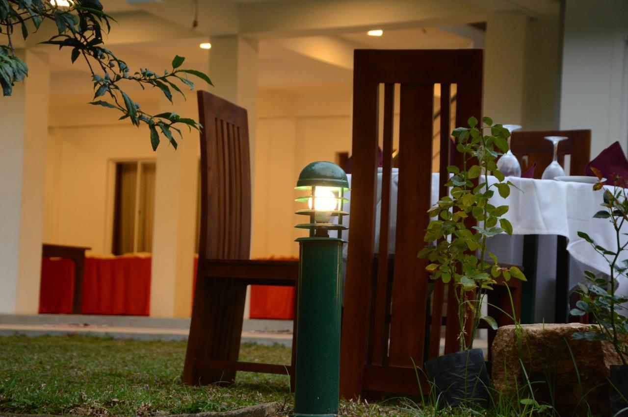 Jasmine Garden Resort แคนดี้ ภายนอก รูปภาพ